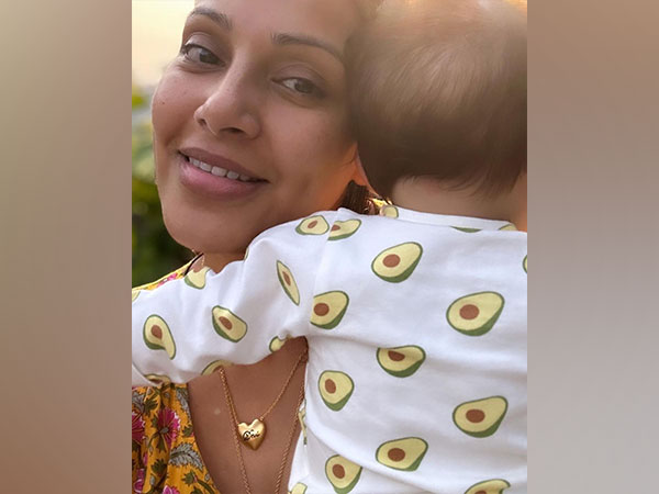 Bipasha Basu drops new picture of her "best buddy" daughter Devi 