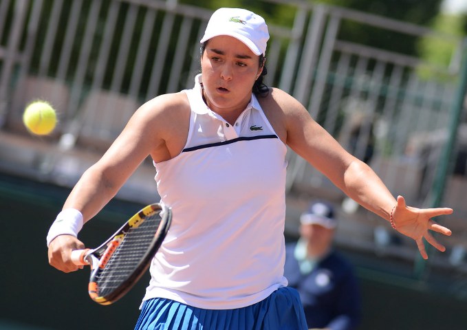 Tennis-Jabeur exits French Open after shock defeat by Linette