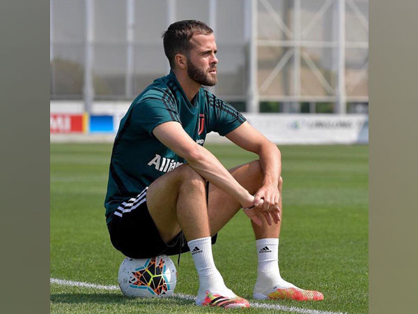 Juventus' Miralem Pjanic shares heartfelt message after signing contract with Barcelona