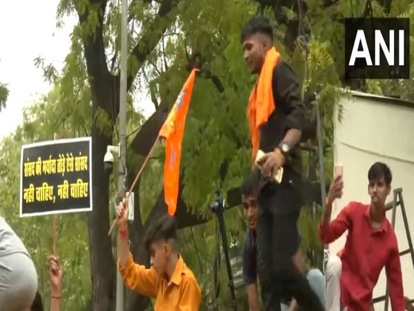 Members of Vishva Hindu Parishad, Bajrang Dal hold protest against Asaduddin Owaisi's "Jai Palestine" remark