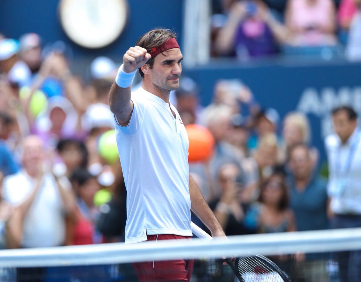 Federer declares Djokovic as the man to beat in Melbourne