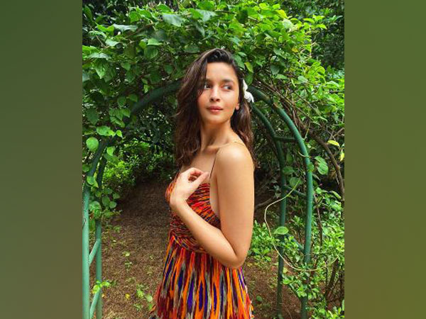 Alia Bhatt shares stunning picture clicked by 'life line' Shaheen