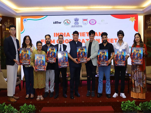 Bollywood Producer Sarvesh Goel Unveils 'Love in Vietnam' Poster at Namaste Vietnam Festival