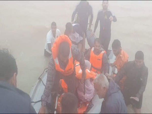 Indian Navy Mobilizes Flood Relief Amid Heavy Rains in Gujarat