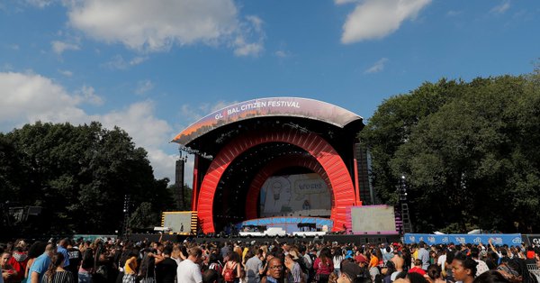 Global Citizen Festival: Spectators panic after police barrier collapse