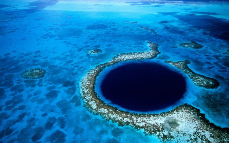 Marine explorers aim to shed light on many mysteries of Great Blue Hole