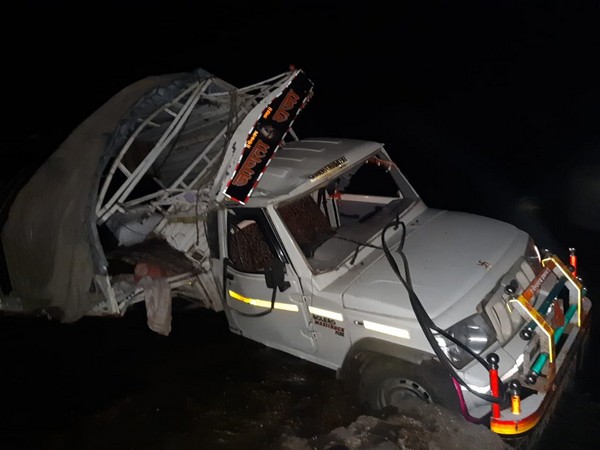 Maharashtra: 7 dead, 20 injured after vehicle falls off bridge in Dhule