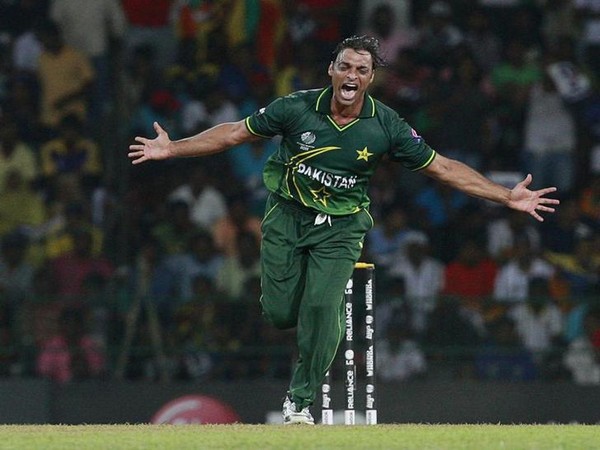 Shoaib Akhtar criticises Pakistan's bowlers for not scalping wickets against Australia
