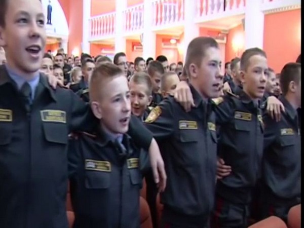 Russian cadets sing Hindi patriotic song 'Aye Watan'  