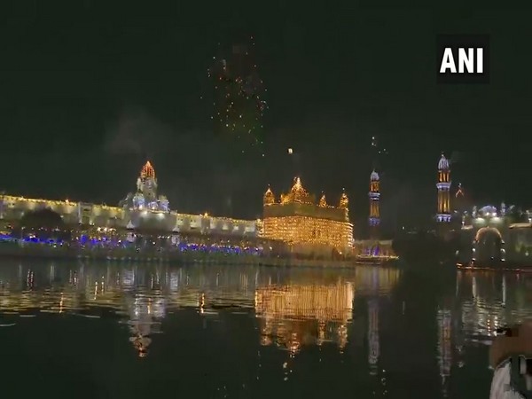 Golden temple lights up on the occasion of Guru Nanak Jayanti 