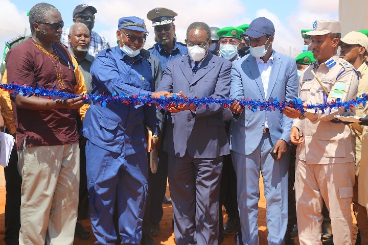 AMISOM hands over newly constructed police station at Kismayo in Jubaland 