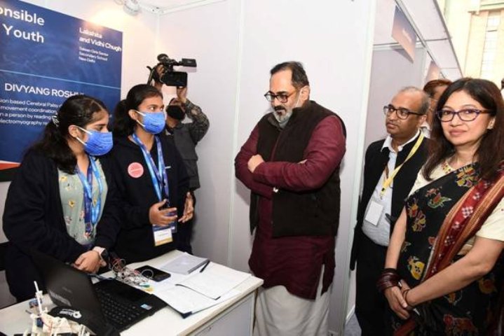 Rajeev Chandrasekhar interacts with AI innovators at ‘Responsible AI for Youth’ program