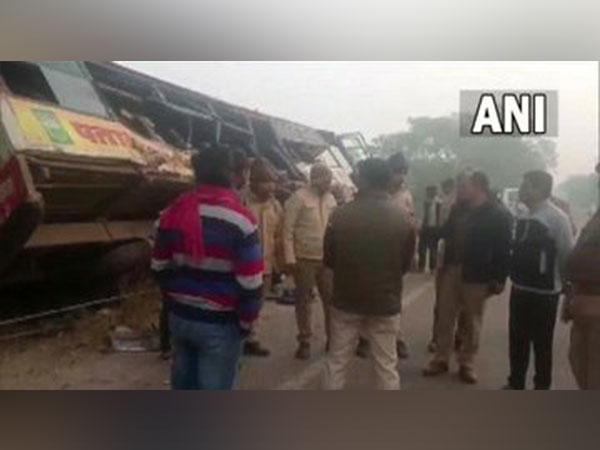 Six dead, 15 injured after bus collides with truck in UP's Bahraich
