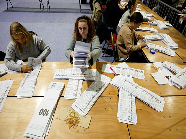 Tense Vote Counting Underway in Crucial Irish Elections