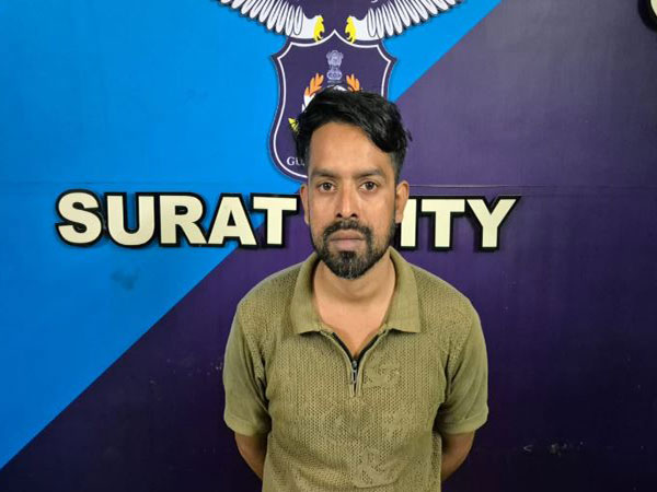 SOG Busts Bangladeshi Fake ID Racket in Surat