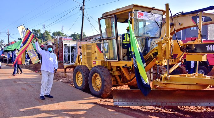 Uganda: Museveni flags the construction of Kira-Matugga road in Wakiso district 