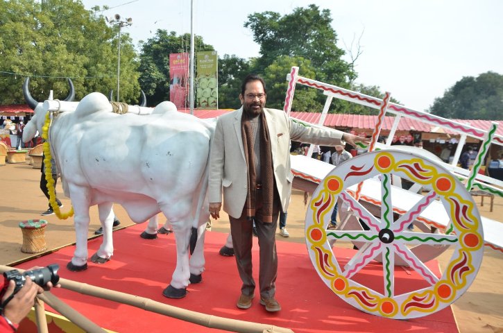 Indigenous handmade products from over 30 States available in 35th Hunar Haat: Naqvi