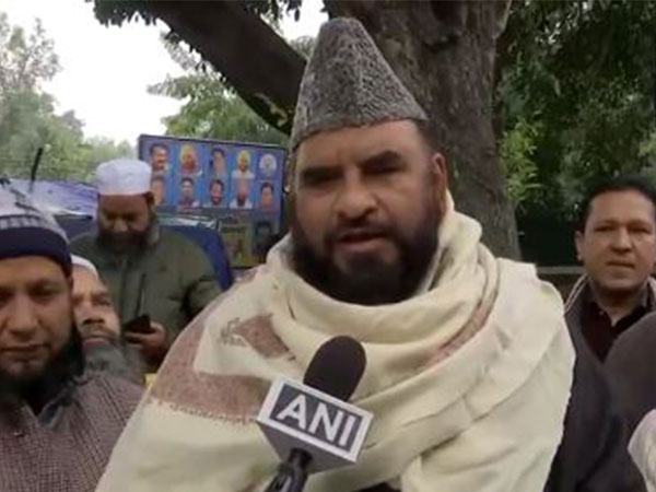 Imams Rally Against AAP Over 17-Month Salary Delay