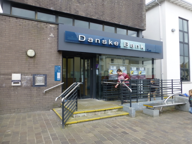 UPDATE 1-Deminor files complaint against Danske Bank's former CEO