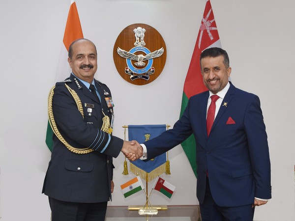 Oman Defence Ministry's Secretary General calls on Air Chief Marshal, discusses bilateral ties