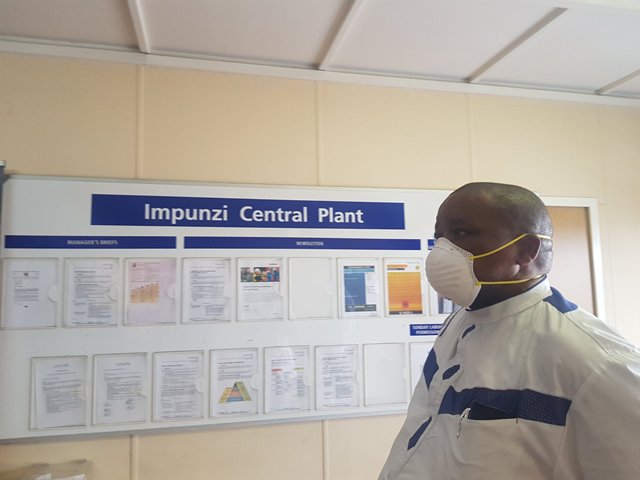 Gwede Mantashe visits three mines to monitor compliance with lockdown