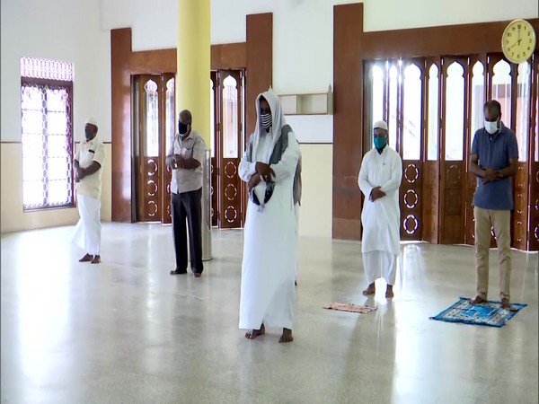 Eid prayers offered in Kerala ensuring social distancing 