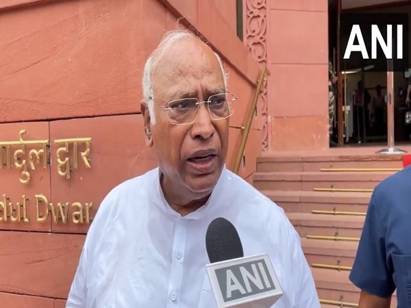 Kharge Slams PM Modi Over Controversial Tweet on Rahul Gandhi