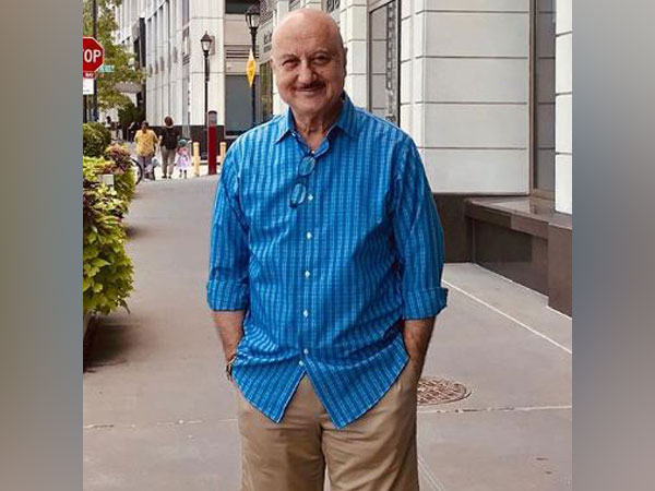 I never carry the burden of my legacy: Anupam Kher