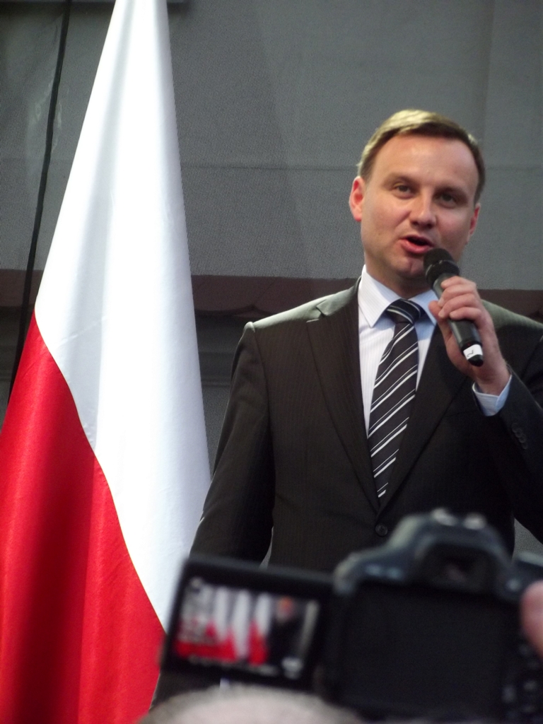 UPDATE 2-Polish president backpedals on law on undue Russian influence