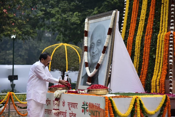 President, VP, other dignitaries pay tributes to Sardar Vallabhbhai Patel 