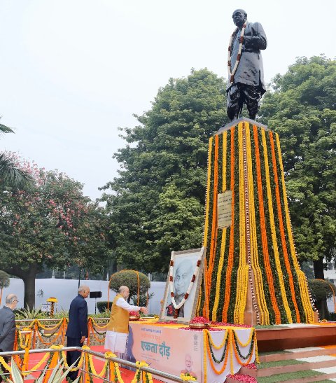 Amit Shah pays floral tributes to Sardar Patel on Rashtriya Ekta Diwas