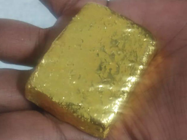 Bid to smuggle gold worth Rs 2.24 crore foiled