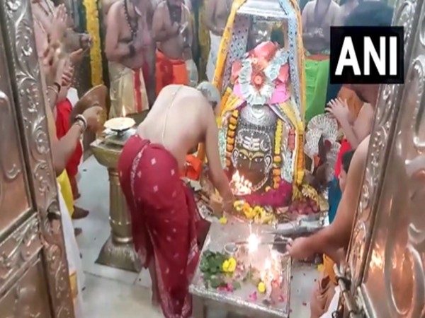 Diwali Rituals at Mahakaleshwar: Devotees Throng for Bhasma Aarti