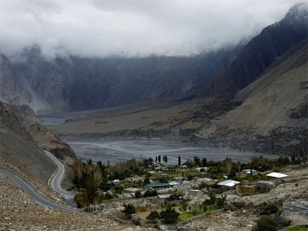 Gilgit-Baltistan Traders Rally Against Customs Baggage Ban at Khunjerab Border