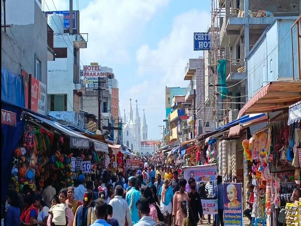 Tamil Nadu: Tourists throng Velankanni Church ahead of New Year