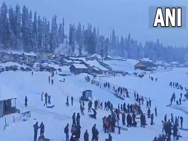 Gulmarg Thrives as Tourist Hotspot Despite National Mourning