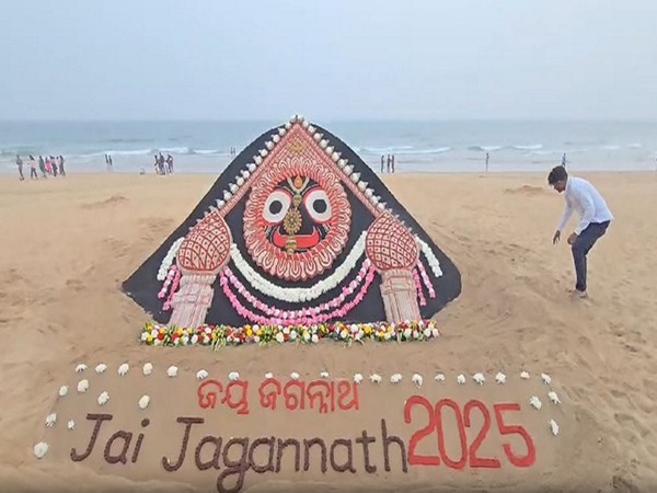 Sudarsan Pattnaik's Sand Art Echoes Environmental Call as New Year Dawns