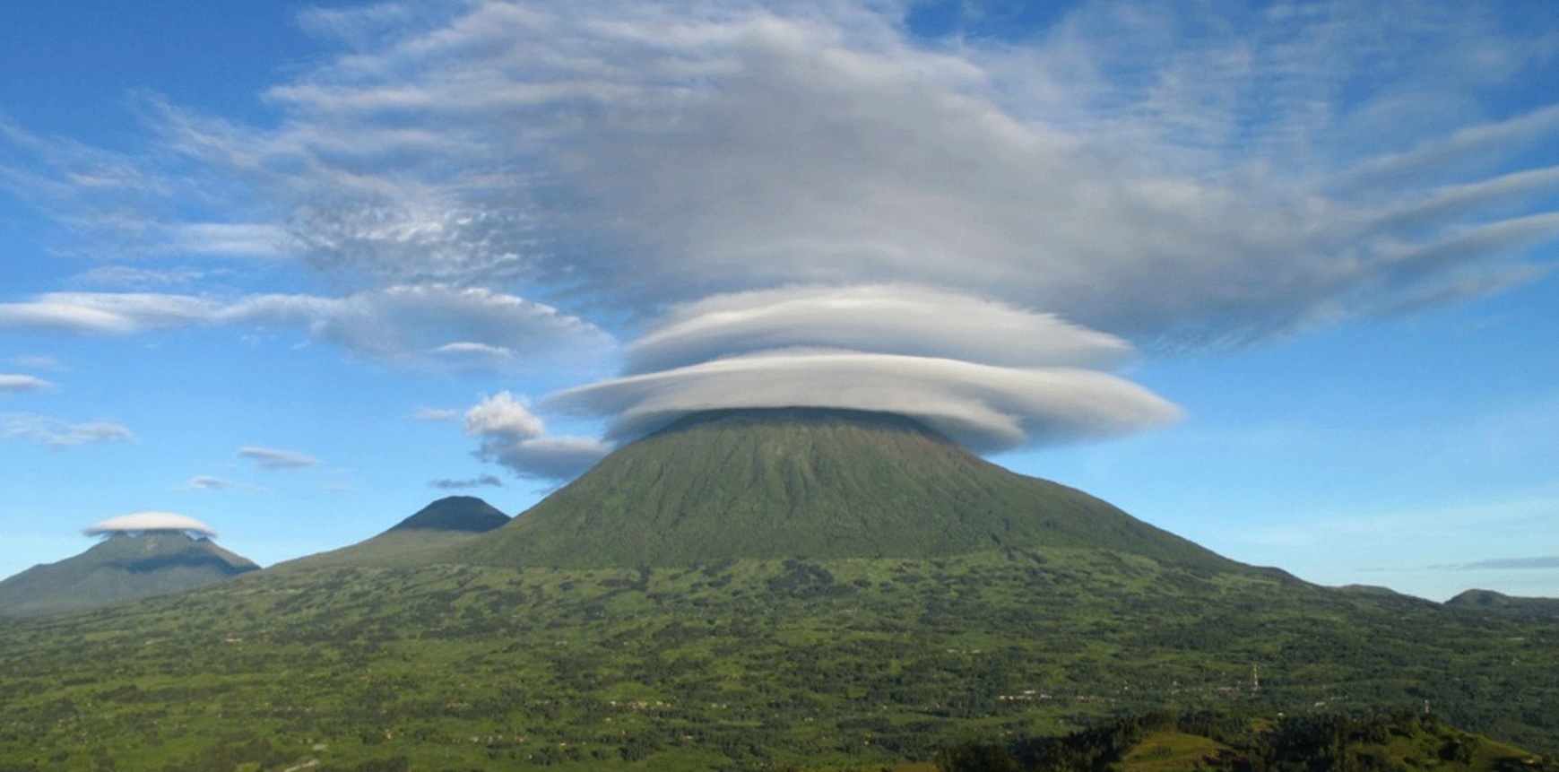 Indonesia's Merapi volcano spews hot clouds, 500 evacuated