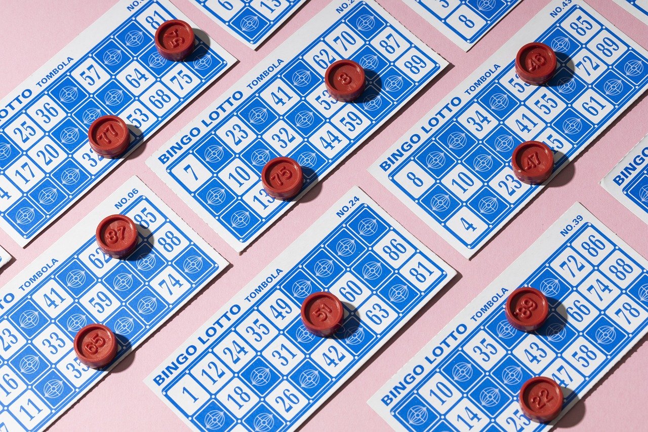Odd News Roundup: No winner for $800 million Powerball lottery, $1.1 billion Mega Millions ahead