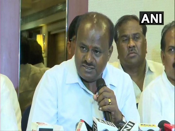 Kumaraswamy expands cabinet in a bid to save govt