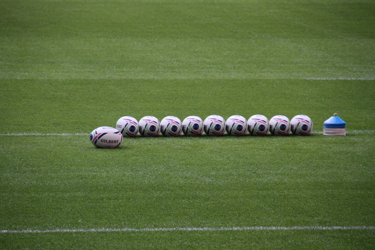 Rugby-Ireland's Aki handed eight-week suspension