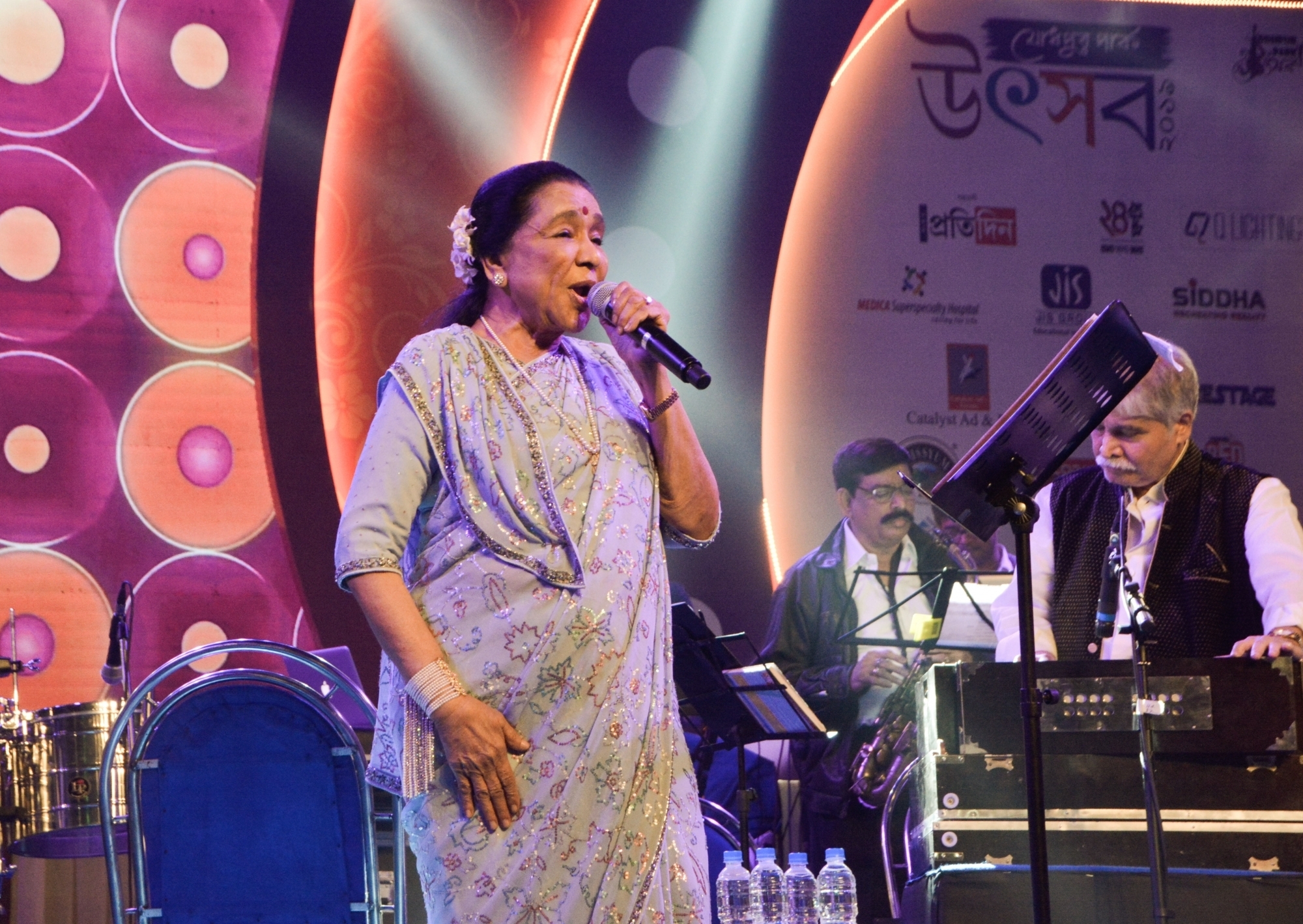 Asha Bhosle turns 90: Lalit Pandit, Daler Mehndi, Anees Bazmee wish singing legend