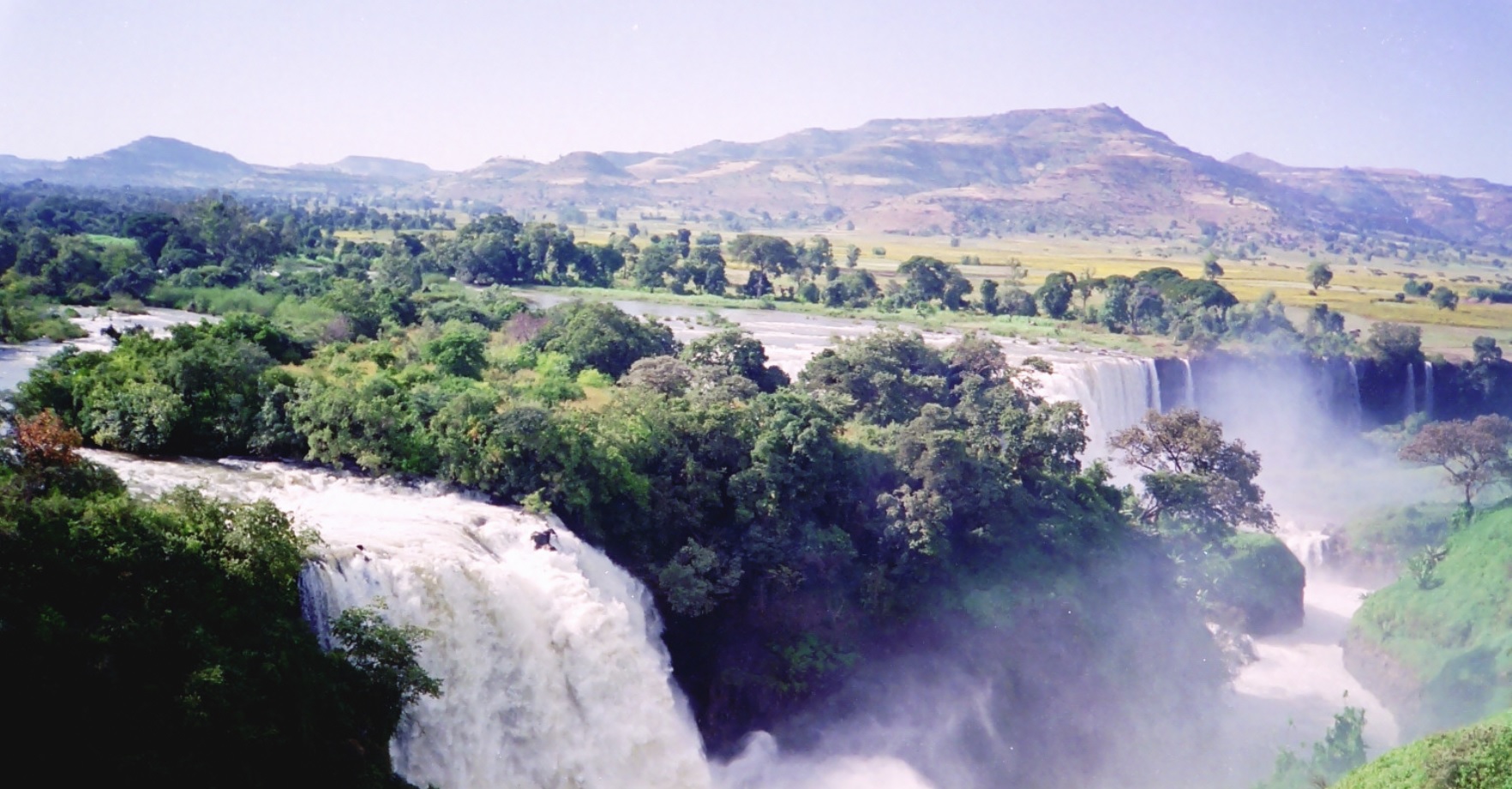 Внутренние воды крупные реки. Водопад тис Ысат в Эфиопии. Река Аббай в Эфиопии.