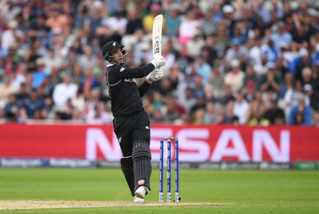 New Zealand catch England out with de Grandhomme's safe hands