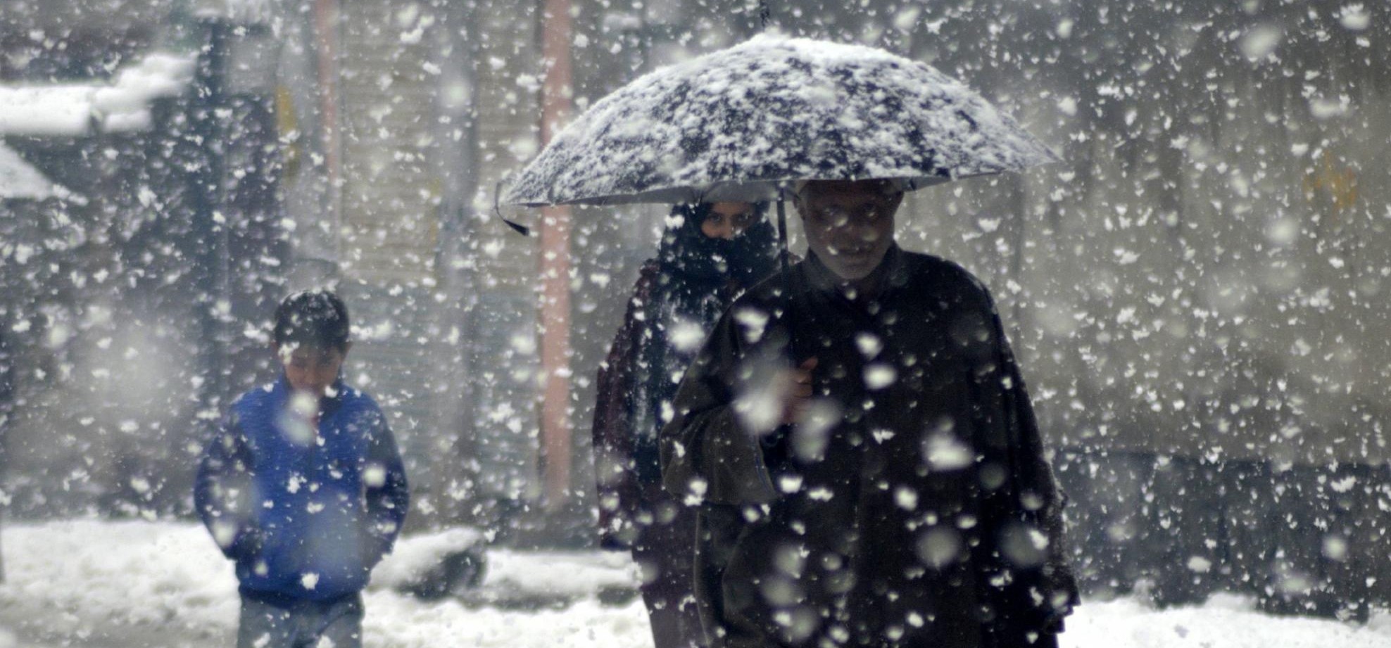 Mild snowfall in Lahaul and Spiti, rain lashes several parts of Himachal