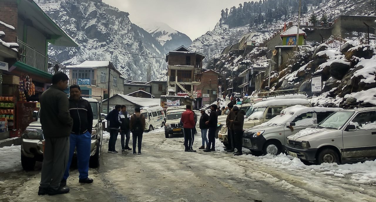 Tourist from J-K dies after being trapped in snowfall in Uttrakhand