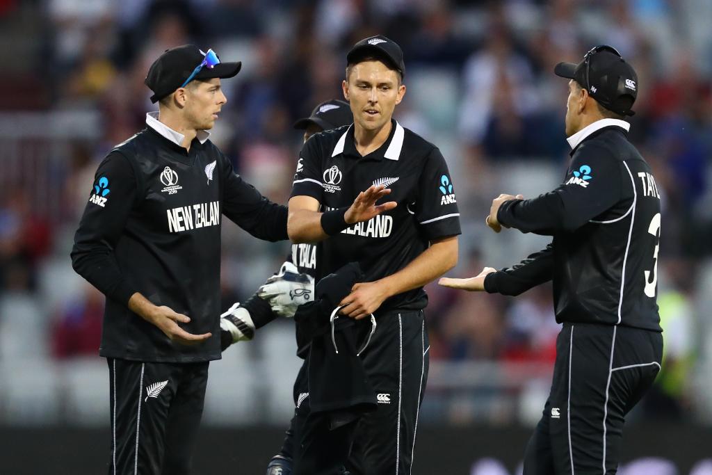 Cricket-NZ coach optimistic over Boult, de Grandhomme fitness
