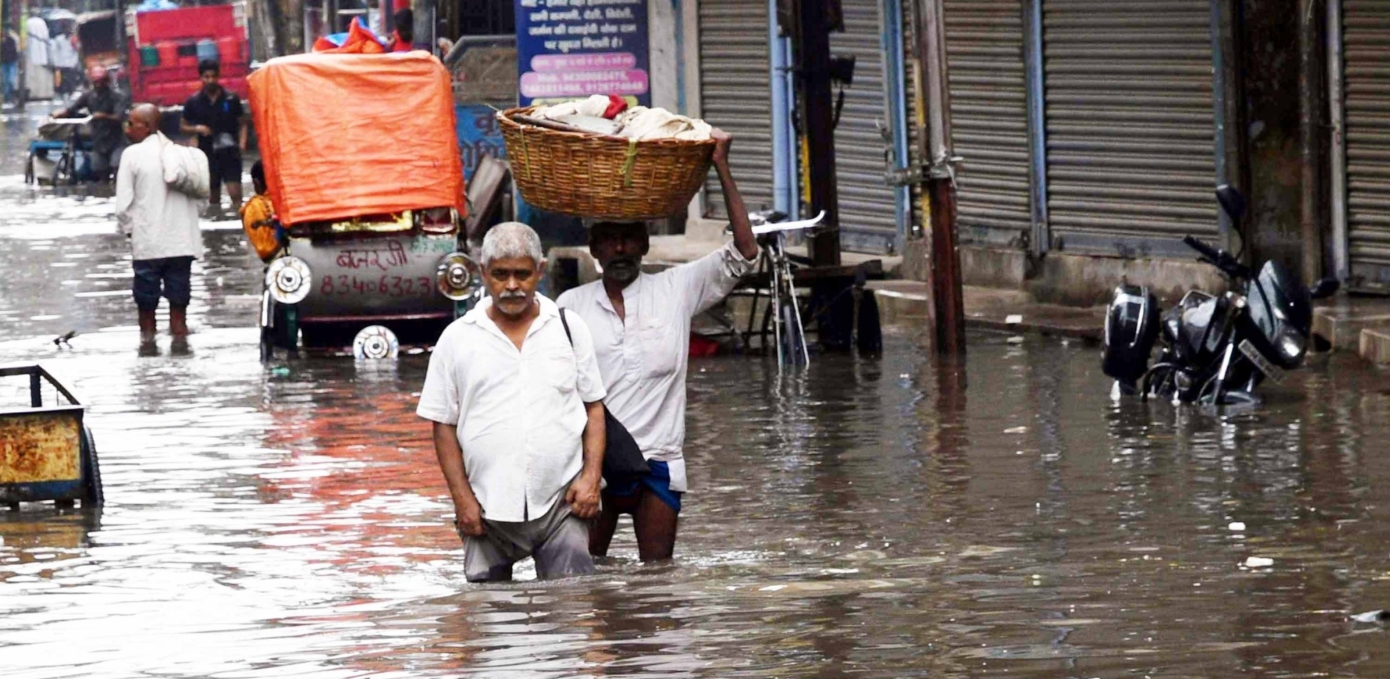 REFILE-Death toll from Indian floods reaches 147, hundreds of thousands evacuated