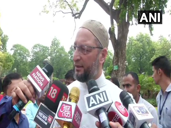 Owaisi condemns attack on temple in Delhi