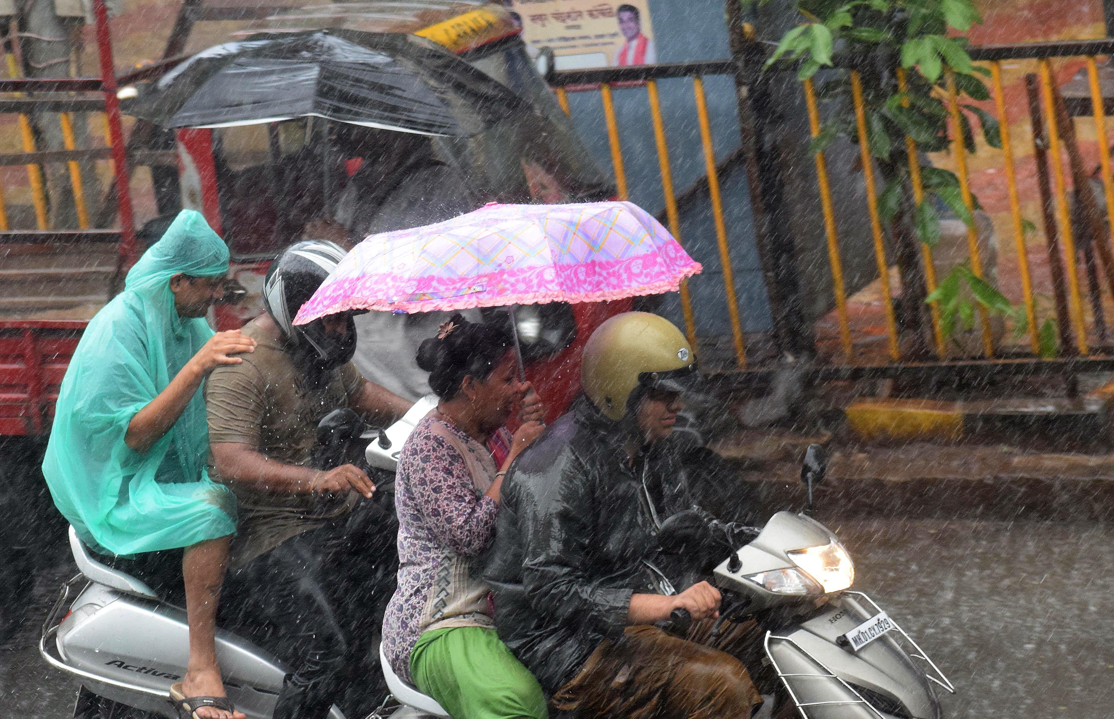 IMD predicts heavy rainfall in parts of Odisha, Chhattisgarh, MP in next 2-3 days  